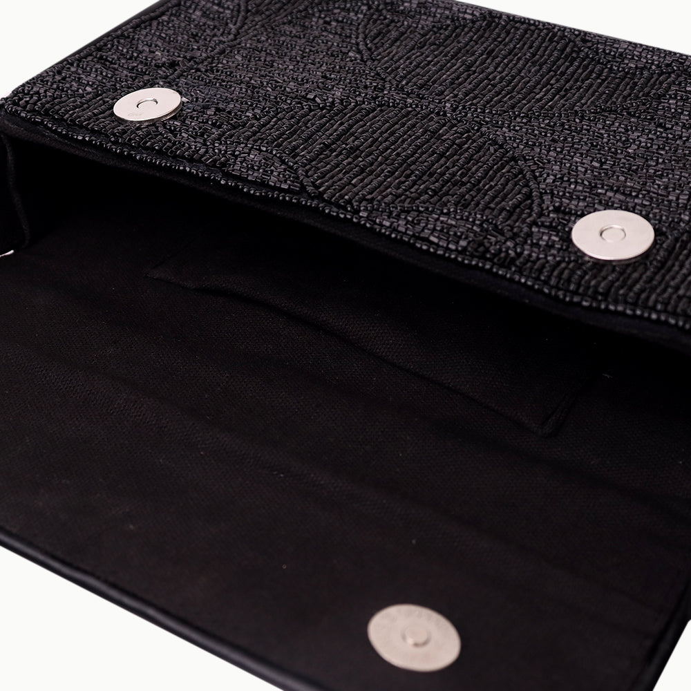 Luxury Handmade Beaded Shoulder Bag – Black Geometric Pattern